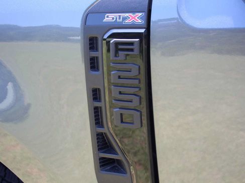 Used 2025 Ford F250 XL w/ STX Appearance Package AWD/4WD image 7