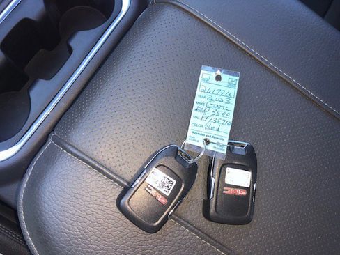 Used 2023 GMC Sierra 3500 Denali w/ Denali Ultimate Package image 32