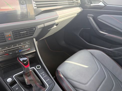 Used 2025 Volkswagen Jetta GLI Autobahn FWD image 29