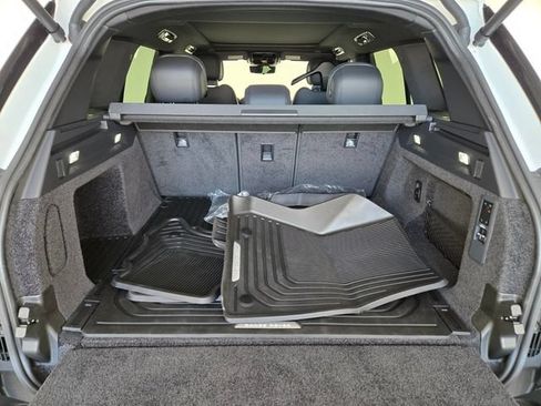 Used 2025 Land Rover Range Rover SE AWD/4WD image 14