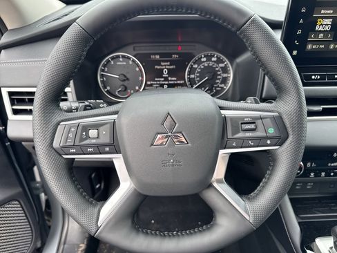 New 2026 Mitsubishi Outlander AWD image 8