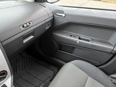 Used 2009 Dodge Caliber SXT image 25