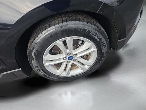 Used 2020 Ford Edge SEL w/ Cold Weather Package image 16