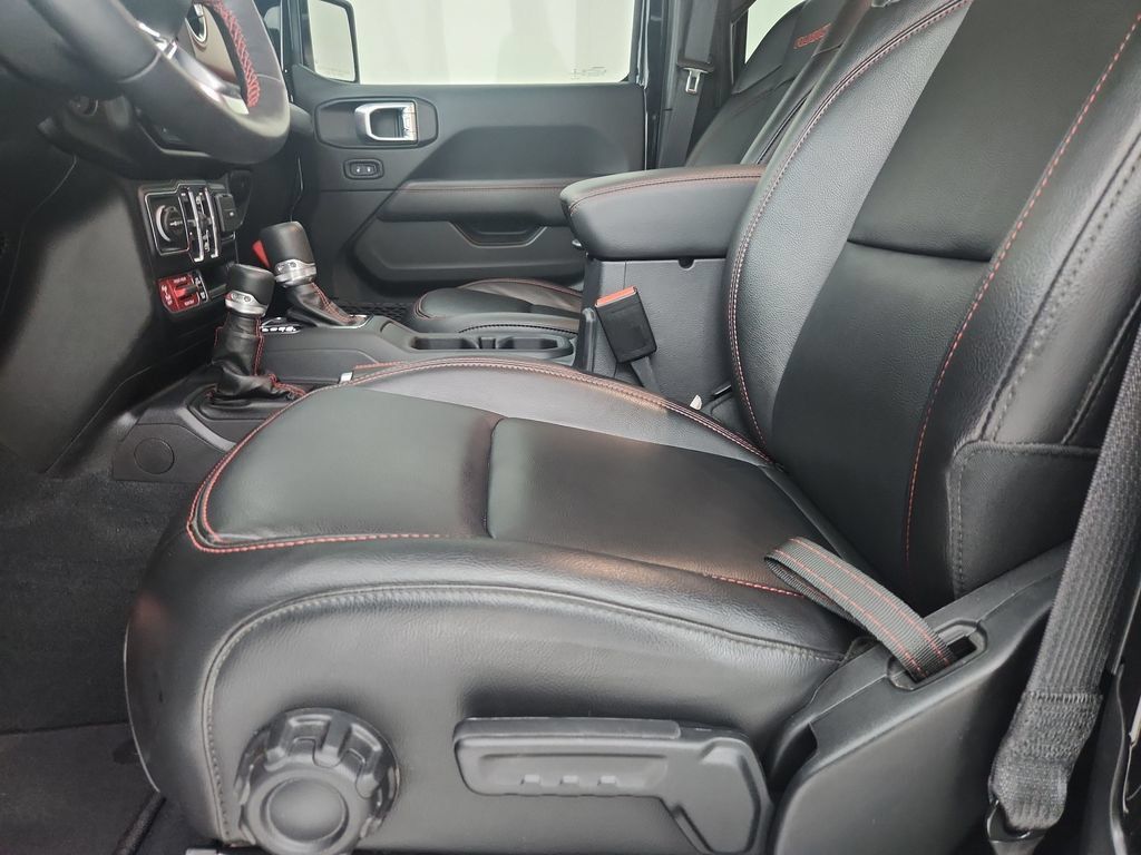 Certified 2022 Jeep Gladiator Rubicon w/ Cold Weather Group AWD/4WD image 22