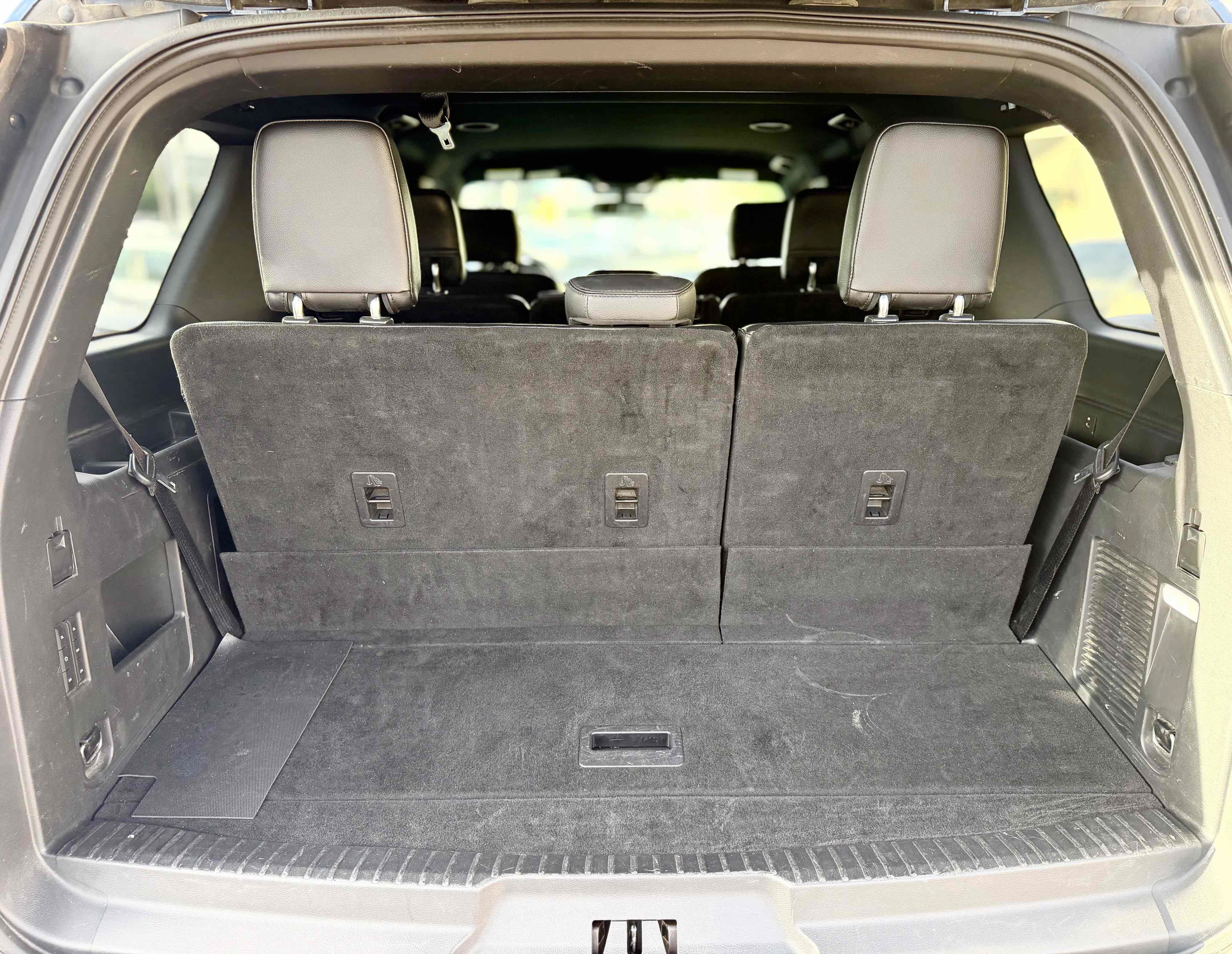 Used 2019 Ford Expedition XLT w/ Equipment Group 202A RWD image 18