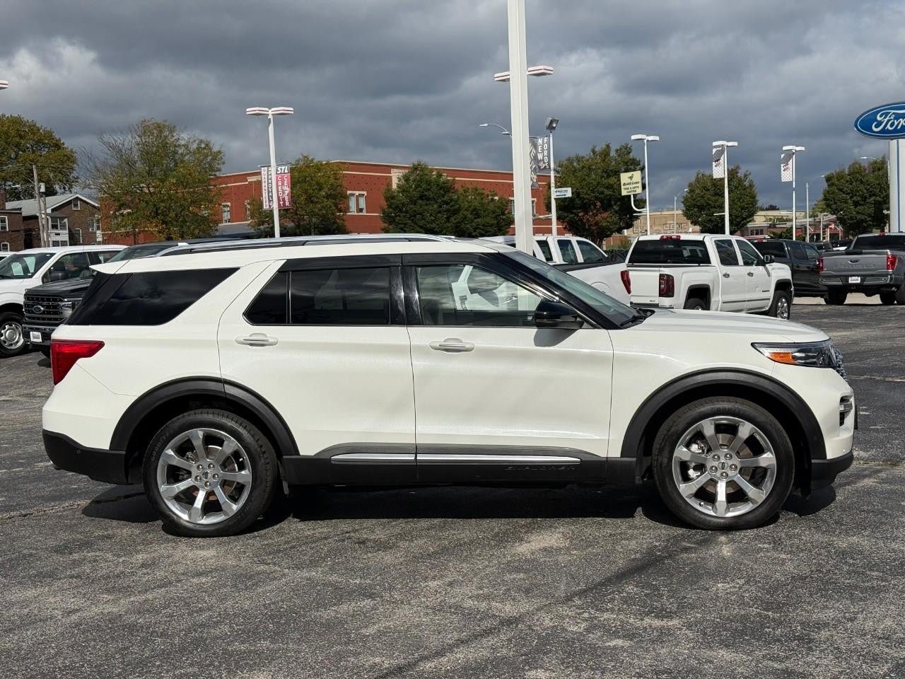 Used 2020 Ford Explorer Platinum w/ Premium Technology Package AWD/4WD image 5