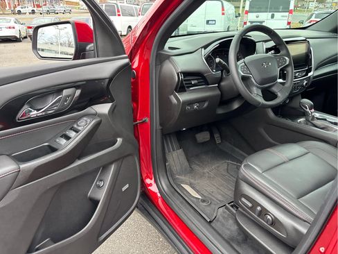 Certified 2023 Chevrolet Traverse RS w/ LPO, Floor Liner Package image 8