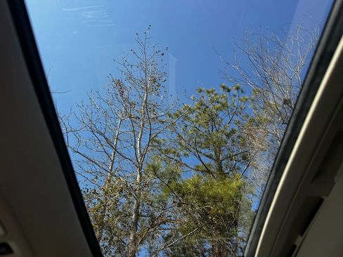 Used 2015 Chevrolet Malibu LT image 16