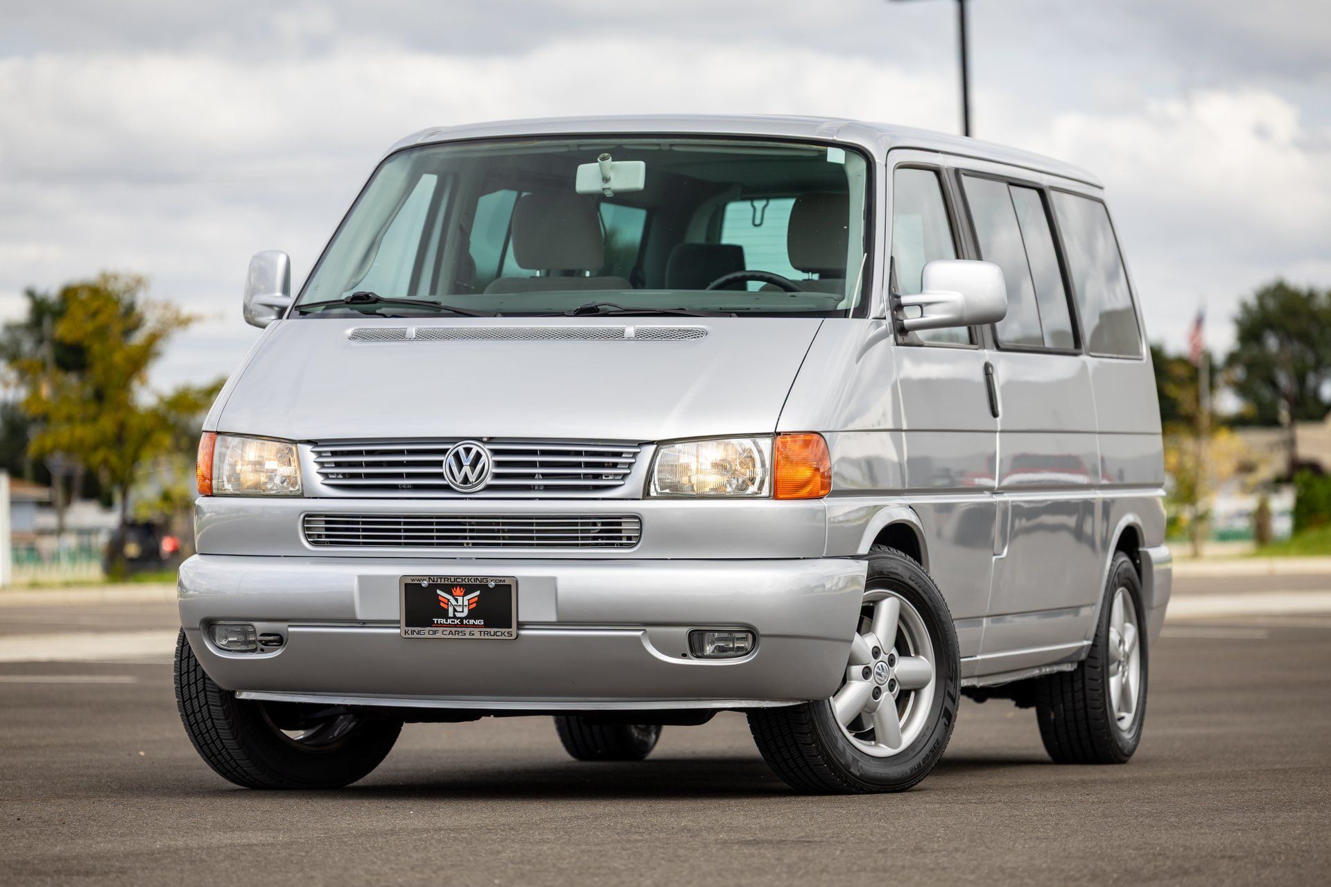 Used 2002 Volkswagen Eurovan MV FWD image 3