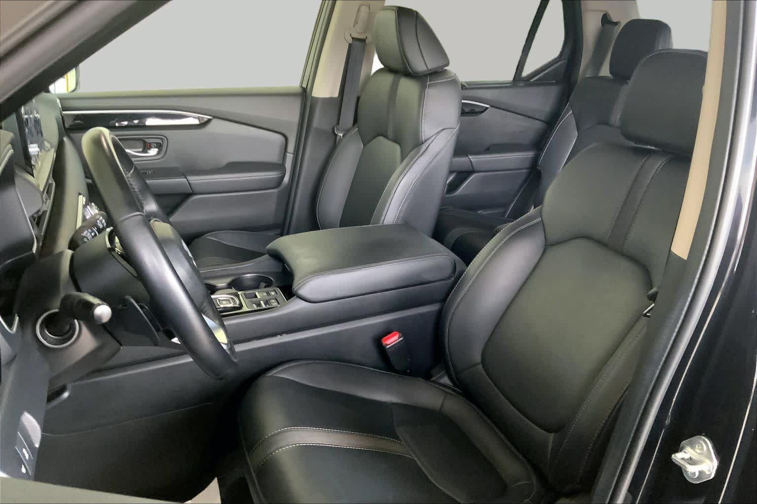 Used 2025 Honda Pilot EX-L image 8