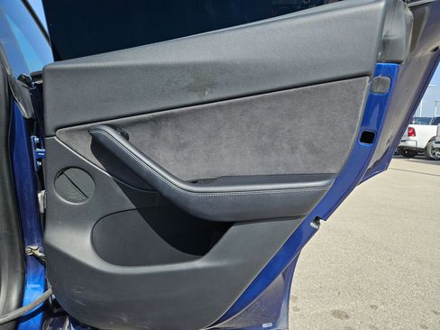 Used 2021 Tesla Model Y Long Range image 25