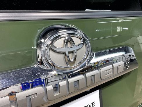 Certified 2022 Toyota 4Runner Limited AWD/4WD image 31