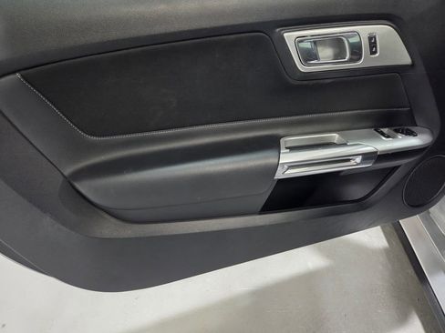 Used 2018 Ford Mustang GT image 10