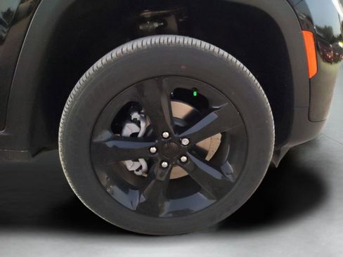 New 2025 Jeep Grand Cherokee Altitude RWD image 35