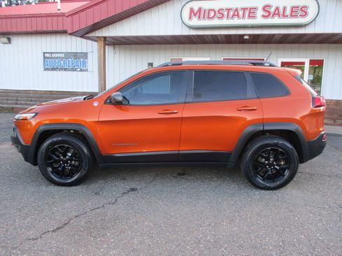 Used 2014 Jeep Cherokee Trailhawk w/ Technology Group AWD/4WD image 4