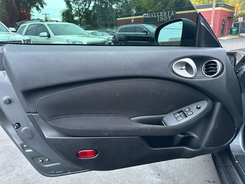 Used 2015 Nissan 370Z Coupe image 22