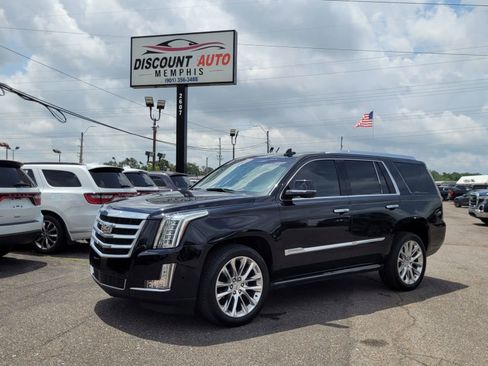 Used 2018 Cadillac Escalade Premium Luxury RWD image 1
