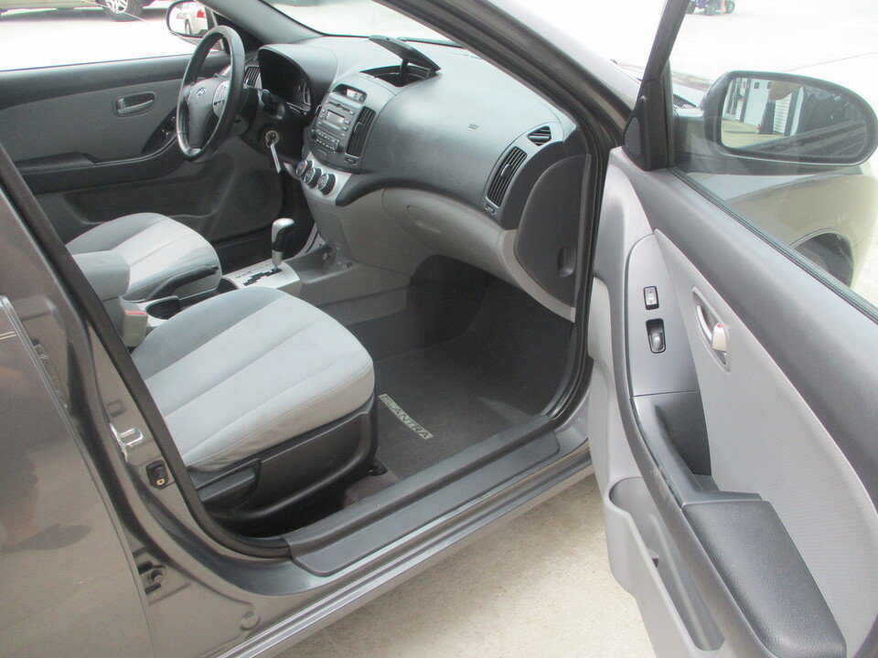Used 2009 Hyundai Elantra SE FWD image 21