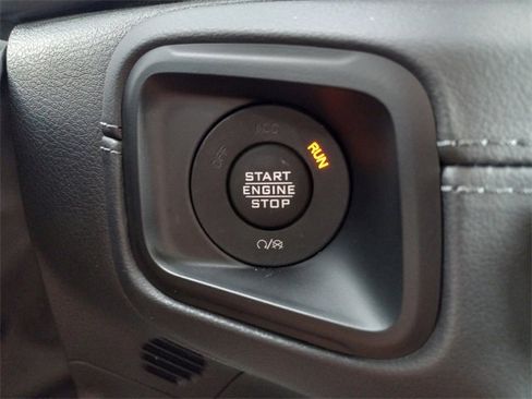 Used 2024 Jeep Gladiator Rubicon w/ Technology Group image 25