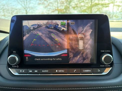 Used 2021 Nissan Rogue SV image 24