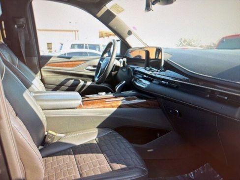 Used 2021 Cadillac Escalade Premium Luxury Platinum image 10
