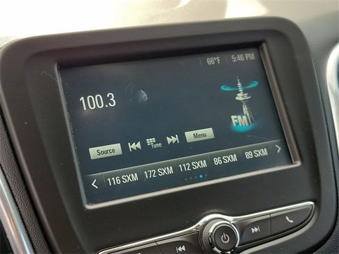 Used 2018 Chevrolet Equinox LT image 18