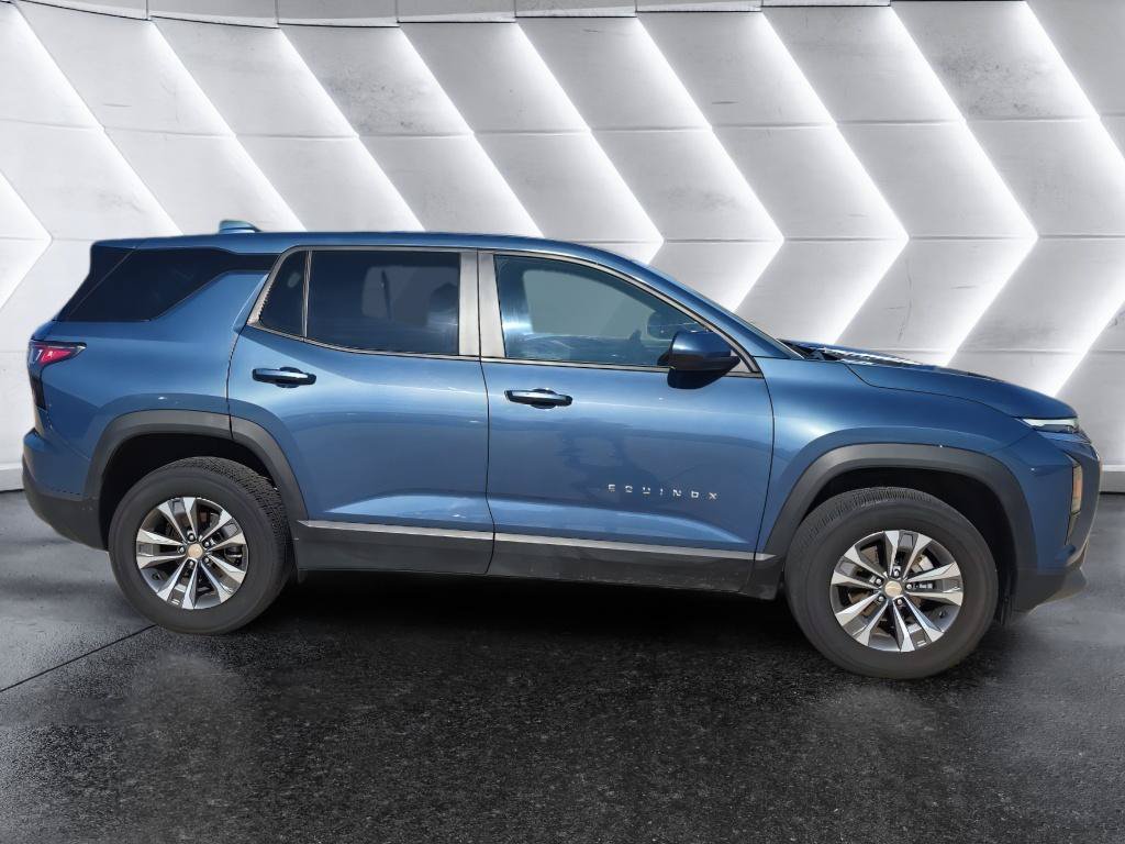 Used 2025 Chevrolet Equinox LT FWD image 4