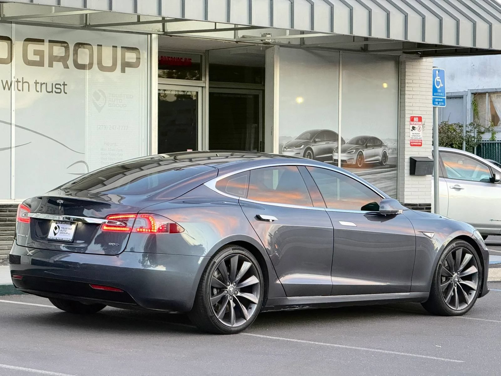 Used 2016 Tesla Model S 90D AWD/4WD image 9