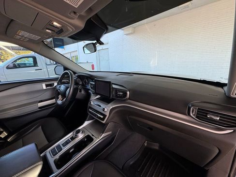 Used 2023 Ford Explorer XLT w/ Equipment Group 202A image 16