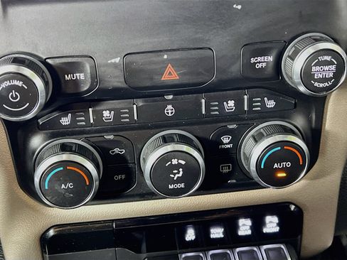Used 2020 RAM 1500 Laramie AWD/4WD image 26