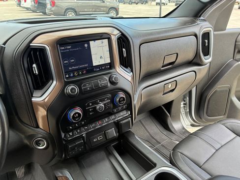 Used 2022 Chevrolet Silverado 2500 High Country w/ Z71 Off-Road Package AWD/4WD image 19