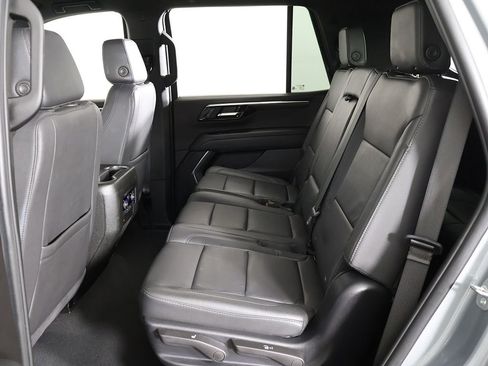 Used 2025 Chevrolet Tahoe Z71 AWD/4WD image 38