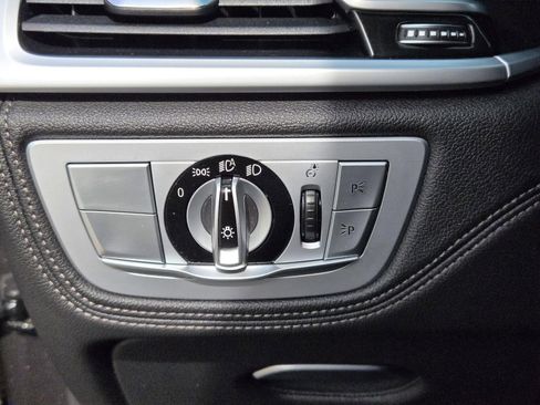 Used 2022 BMW 740i image 20