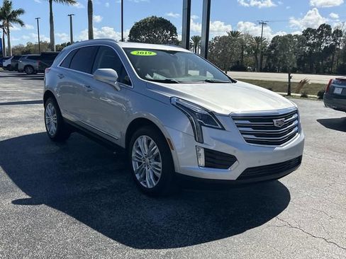 Used 2019 Cadillac XT5 Premium Luxury image 4