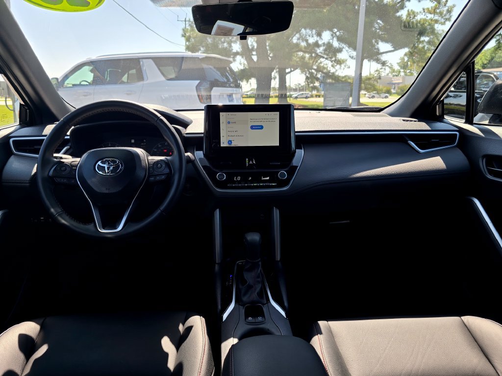 Used 2025 Toyota Corolla Cross AWD Hybrid image 12