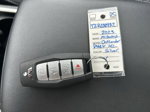 Used 2023 Mitsubishi Outlander SEL image 37