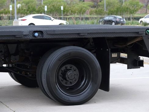 Used 2019 Ford F550 4x4 Crew Cab Super Duty w/ Power Equipment Group image 12