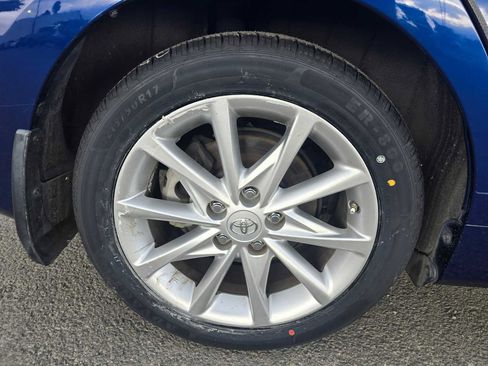 Used 2014 Toyota Prius V Five image 9