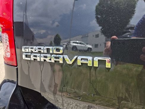 Used 2016 Dodge Grand Caravan SE FWD image 6