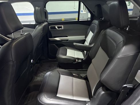 Certified 2022 Ford Explorer XLT w/ Equipment Group 202A image 19