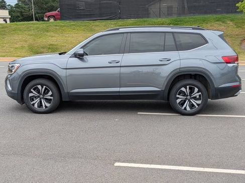 Certified 2024 Volkswagen Atlas SE FWD image 7