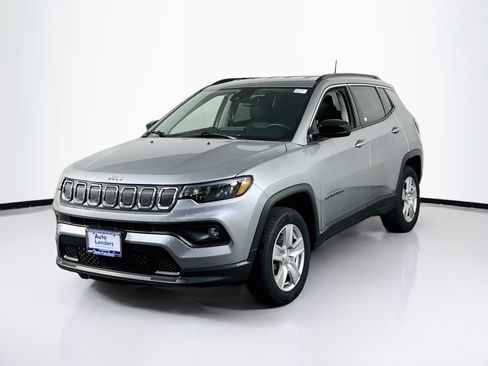 Used 2022 Jeep Compass Latitude w/ Convenience Group AWD/4WD image 1