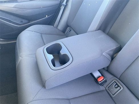Used 2025 Toyota Corolla LE image 34