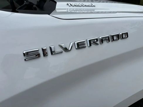 Used 2024 Chevrolet Silverado 1500 Custom image 9