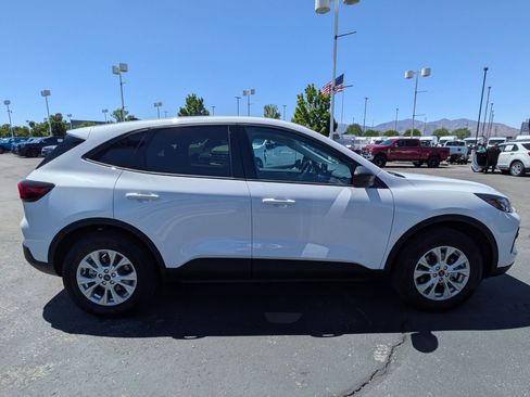 Used 2025 Ford Escape Active w/ Cold Weather Package AWD/4WD image 2
