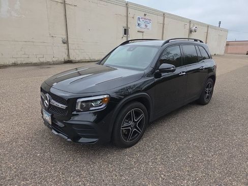 Used 2023 Mercedes-Benz GLB 250 4MATIC image 1
