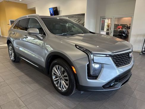 Certified 2025 Cadillac XT4 Premium Luxury FWD image 8