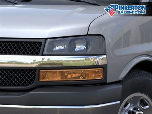 New 2026 Chevrolet Express 2500 image 10