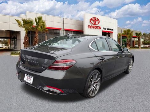 Used 2024 Genesis G70 2.5T image 4