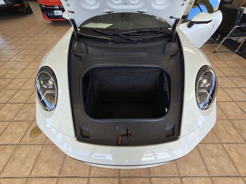 Used 2024 Porsche 911 Carrera RWD image 19